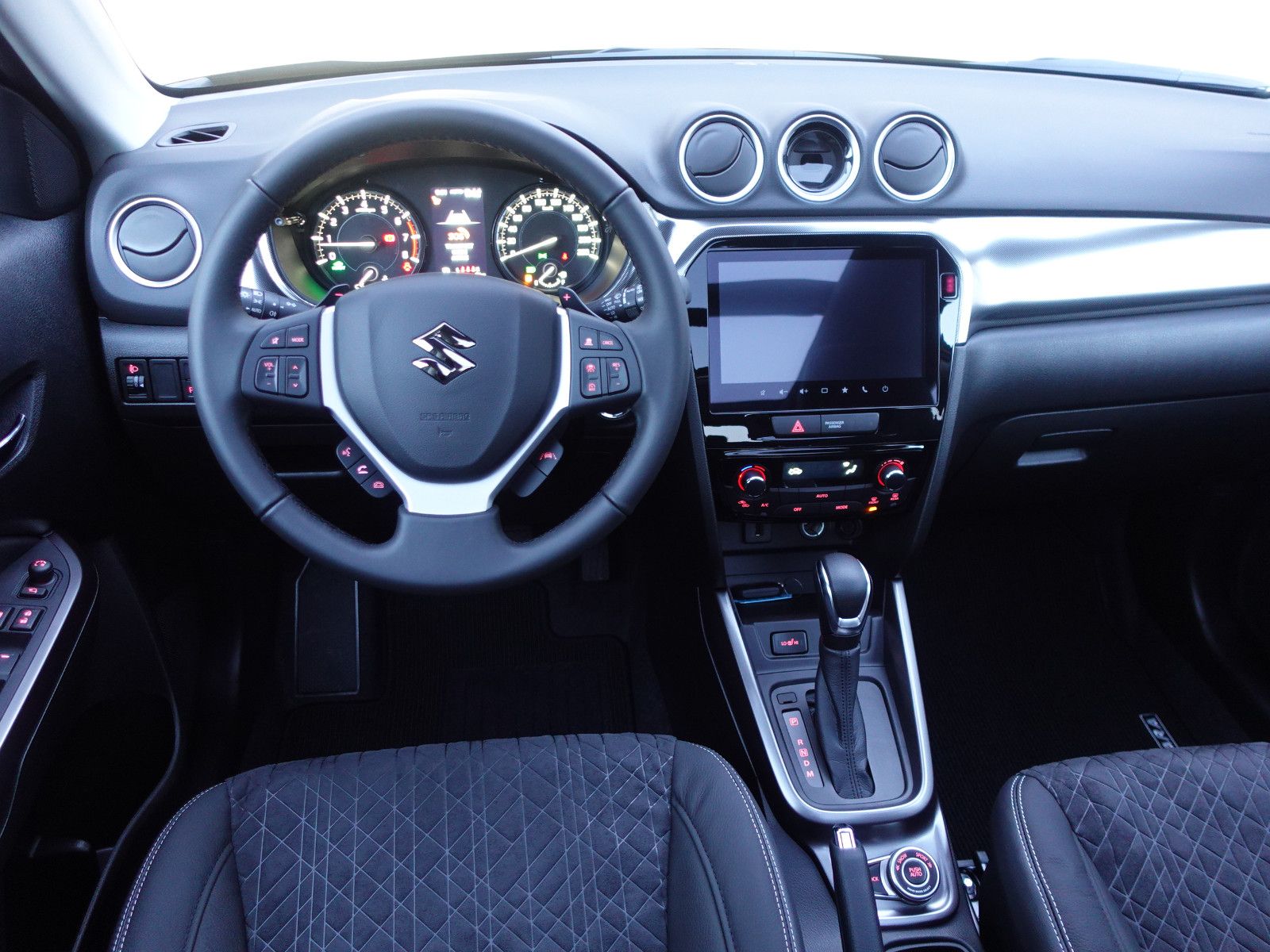 Fahrzeugabbildung Suzuki Vitara 1.5 AT AllGrip Comfort+  NAVI,Schiebedach