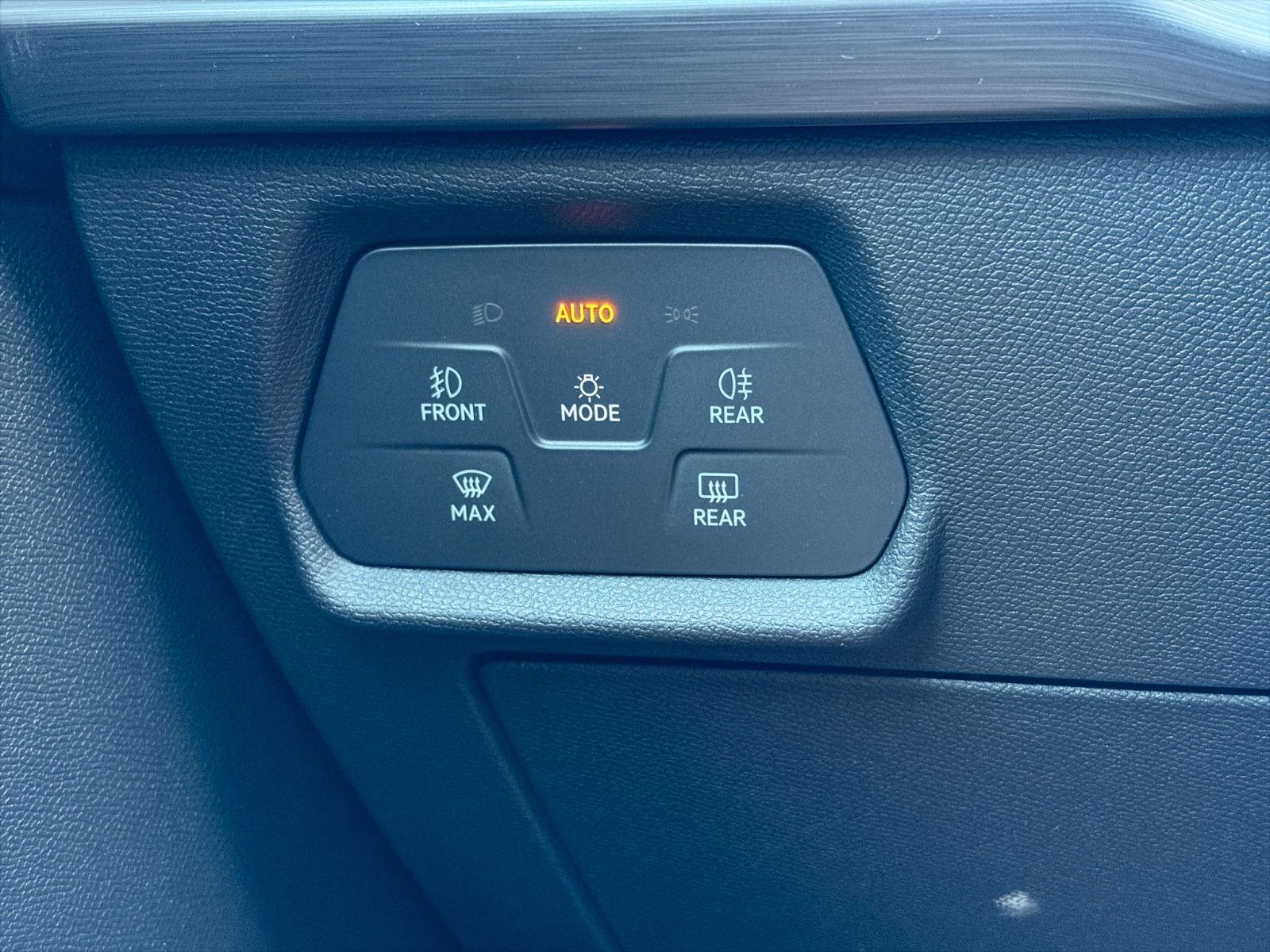 Fahrzeugabbildung CUPRA Leon VZ 4Drive*Navi*Kamera*SHZ*BeatsAudio**