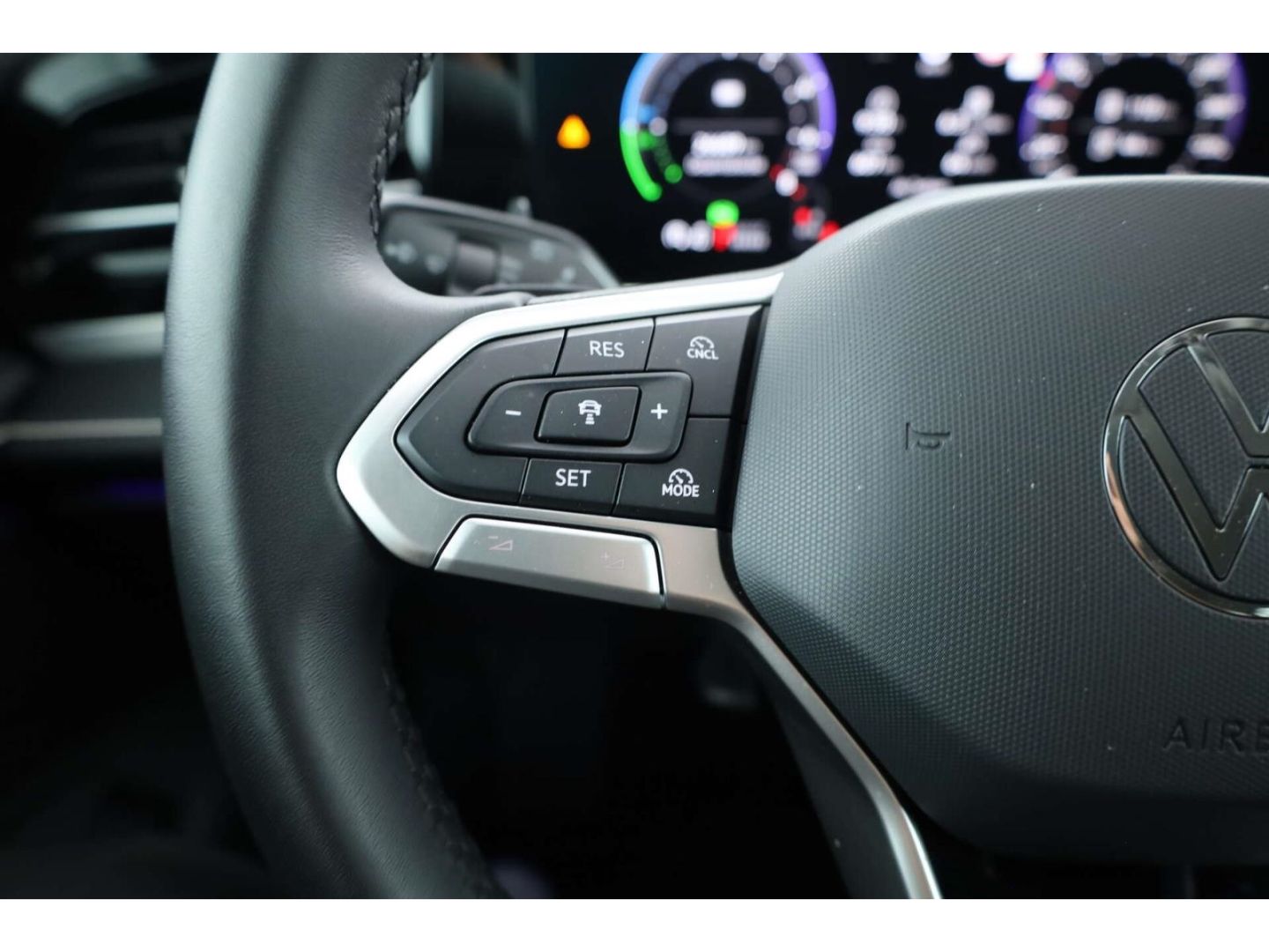 Volkswagen Passat 1.5 eHybrid Business DSG NAV/AHK/keyless foto 19