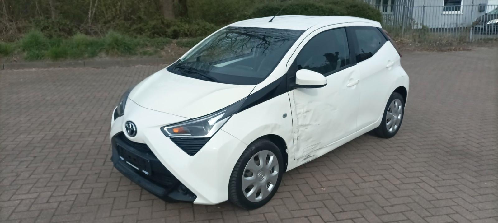 Toyota Aygo (X) 1,0-l-VVT-i x-play