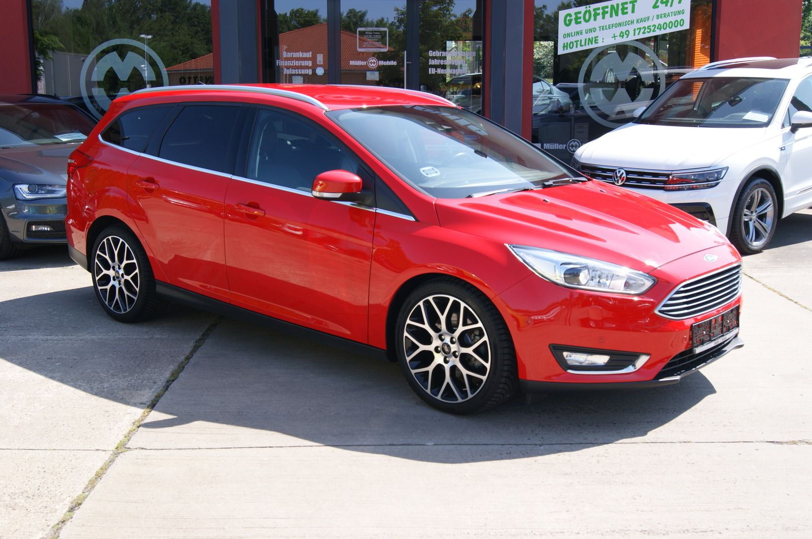 Fahrzeugabbildung Ford Focus Turnier 1.5 Titanium Aut RACEROT ACC STHZG