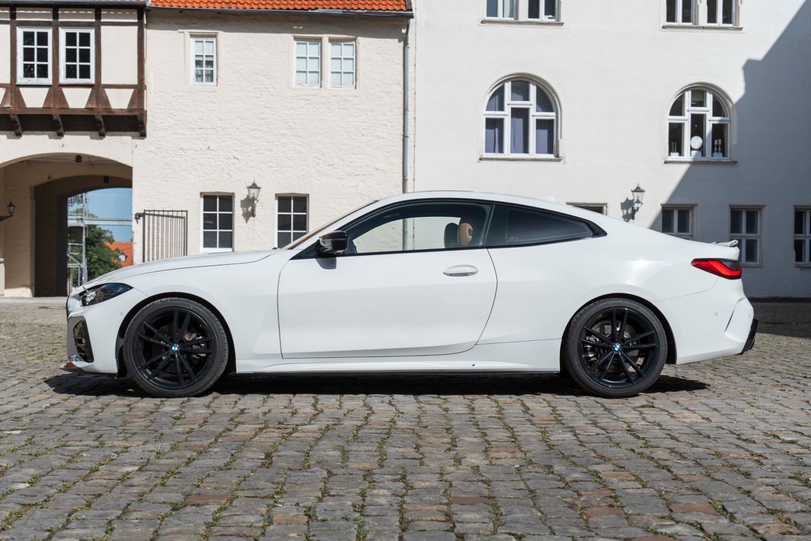 Fahrzeugabbildung BMW 430i Coupé M Sportpaket HUD LED KAM HIFI ACC
