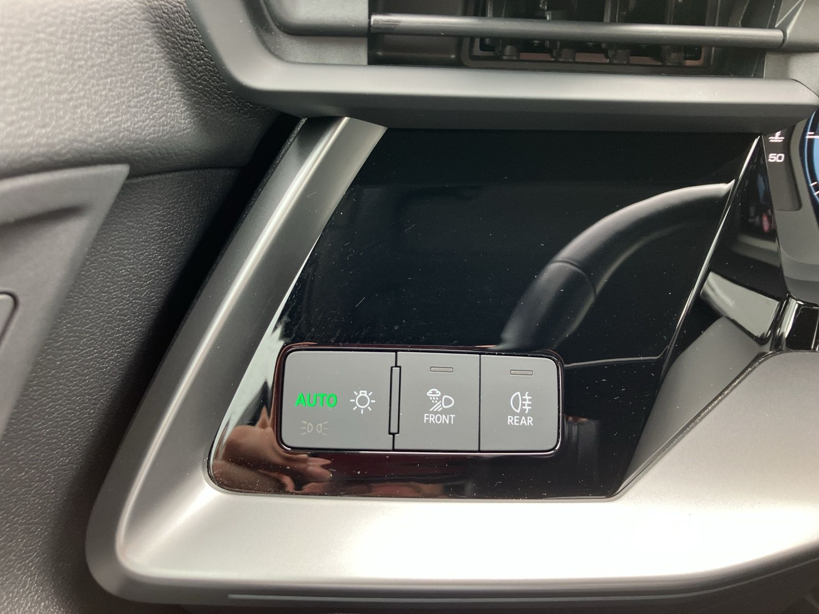 Fahrzeugabbildung Audi A3 Limousine 35 TFSI advanced MATRIX Navi ACC AH