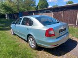Skoda Octavia 1.8 TSI DSG Elegance Elegance - Skoda Octavia mit Benzin-Antrieb: Limousine, 1.8