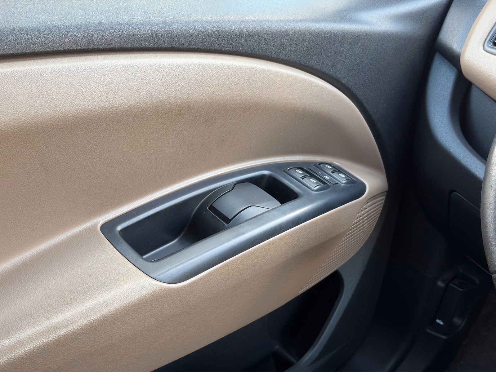 Fahrzeugabbildung Opel Combo Colorado*PDC*SHZ*2xSchiebetür*AHK*1. Hand*