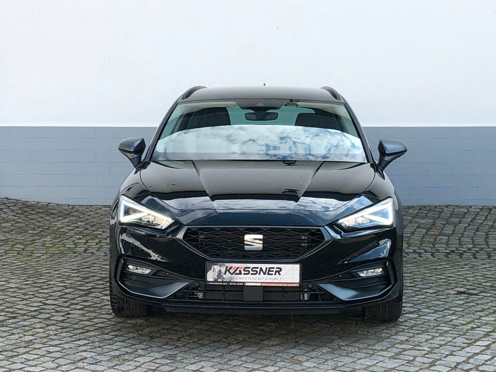 Fahrzeugabbildung SEAT Leon Sportstourer 1.5 eTSI FR *DSG *AHZV