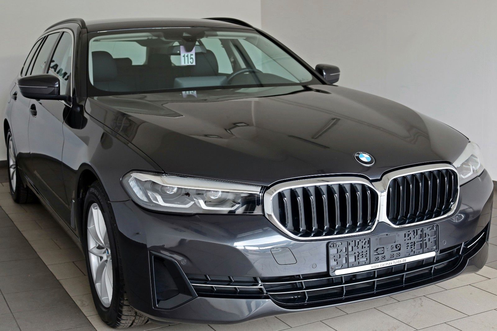 Fahrzeugabbildung BMW 520d xDrive Touring Leder,Navi,LED,Standheizung
