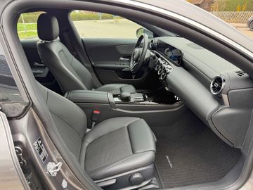 Mercedes CLA 180 Shooting Brake - 5