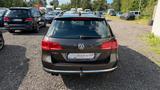 Volkswagen Passat Variant 2-Hand Scheckheft Navi AHK PDC - Volkswagen Passat aus 2013