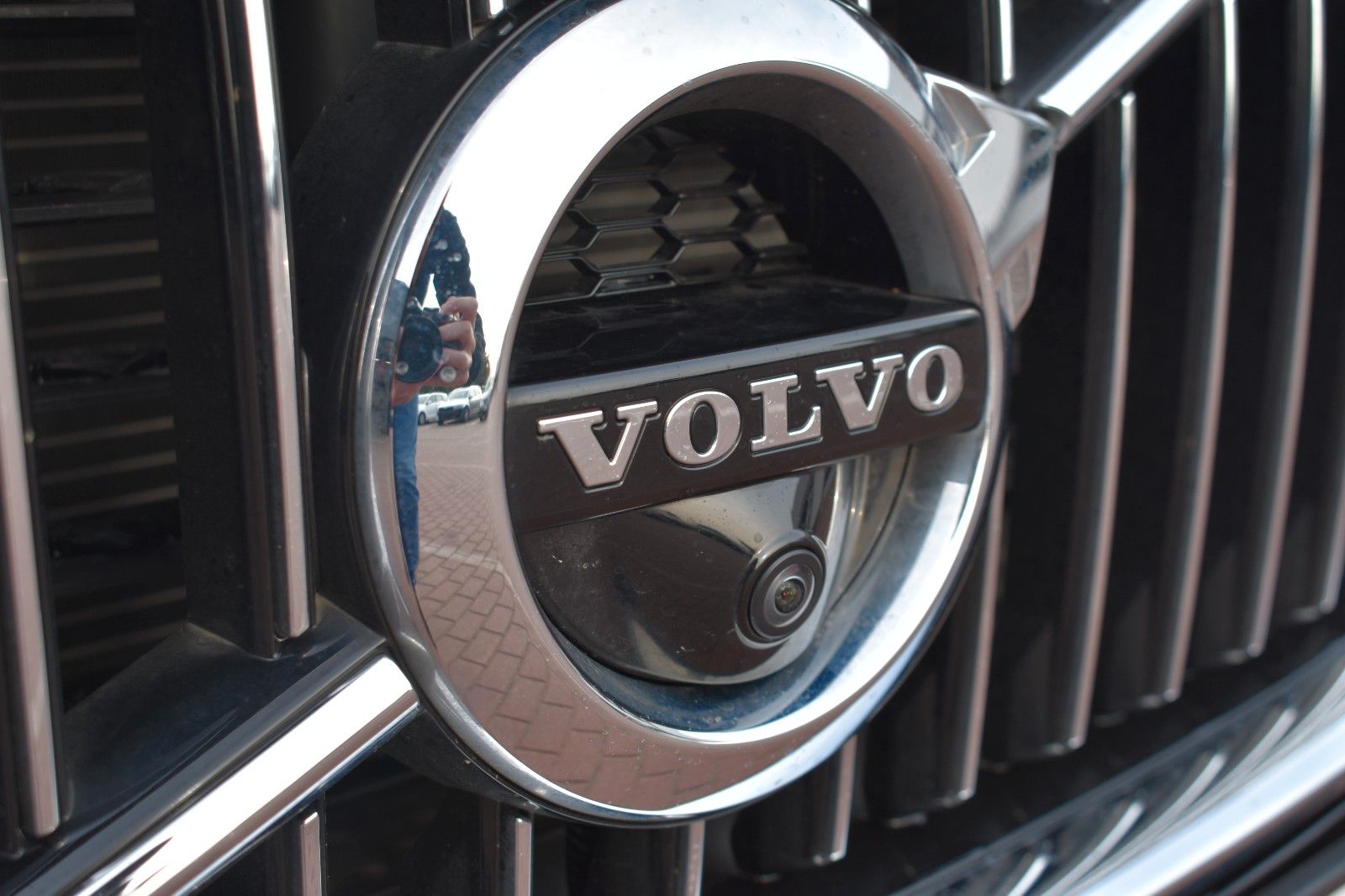 Fahrzeugabbildung Volvo XC60 B5 D AWD Inscription*STDHZG*ACC*AHK*22Zoll