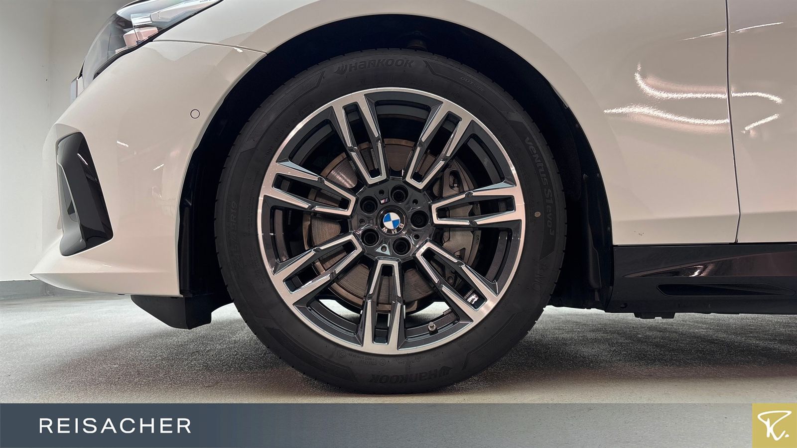 BMW i5 A Tou eDrive40 M-Sport Pano AHK DAProf foto 3