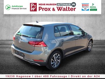 Volkswagen Golf - 6