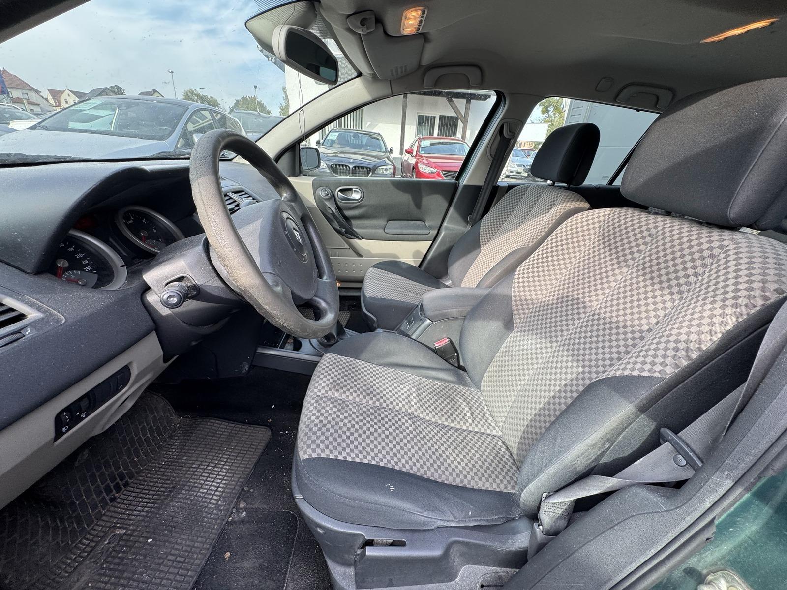 Renault Megane 2004 — photo 12
