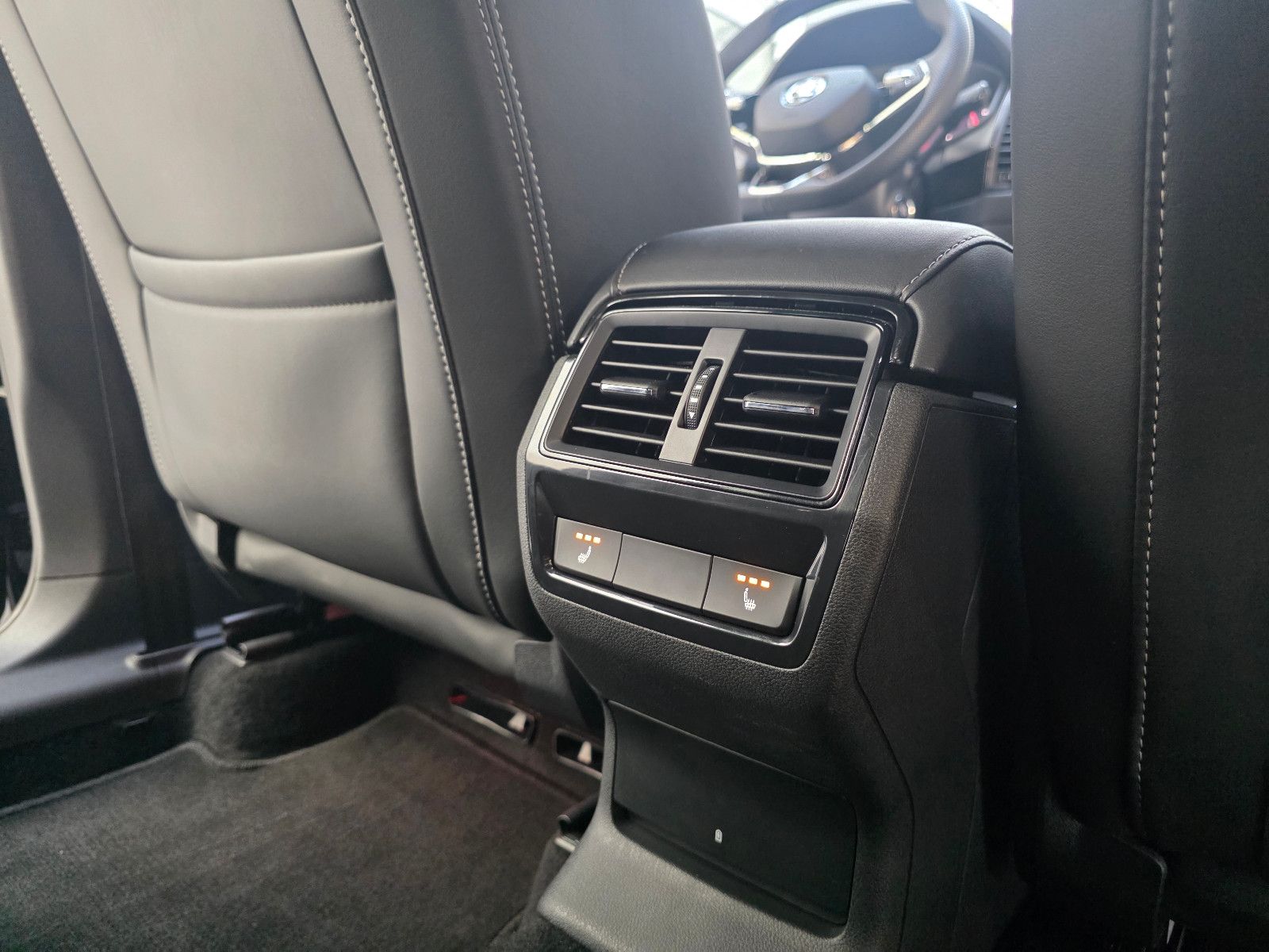 Skoda Kodiaq Sportline 4x4 7-Sitzer Businesspaket Navi foto 18