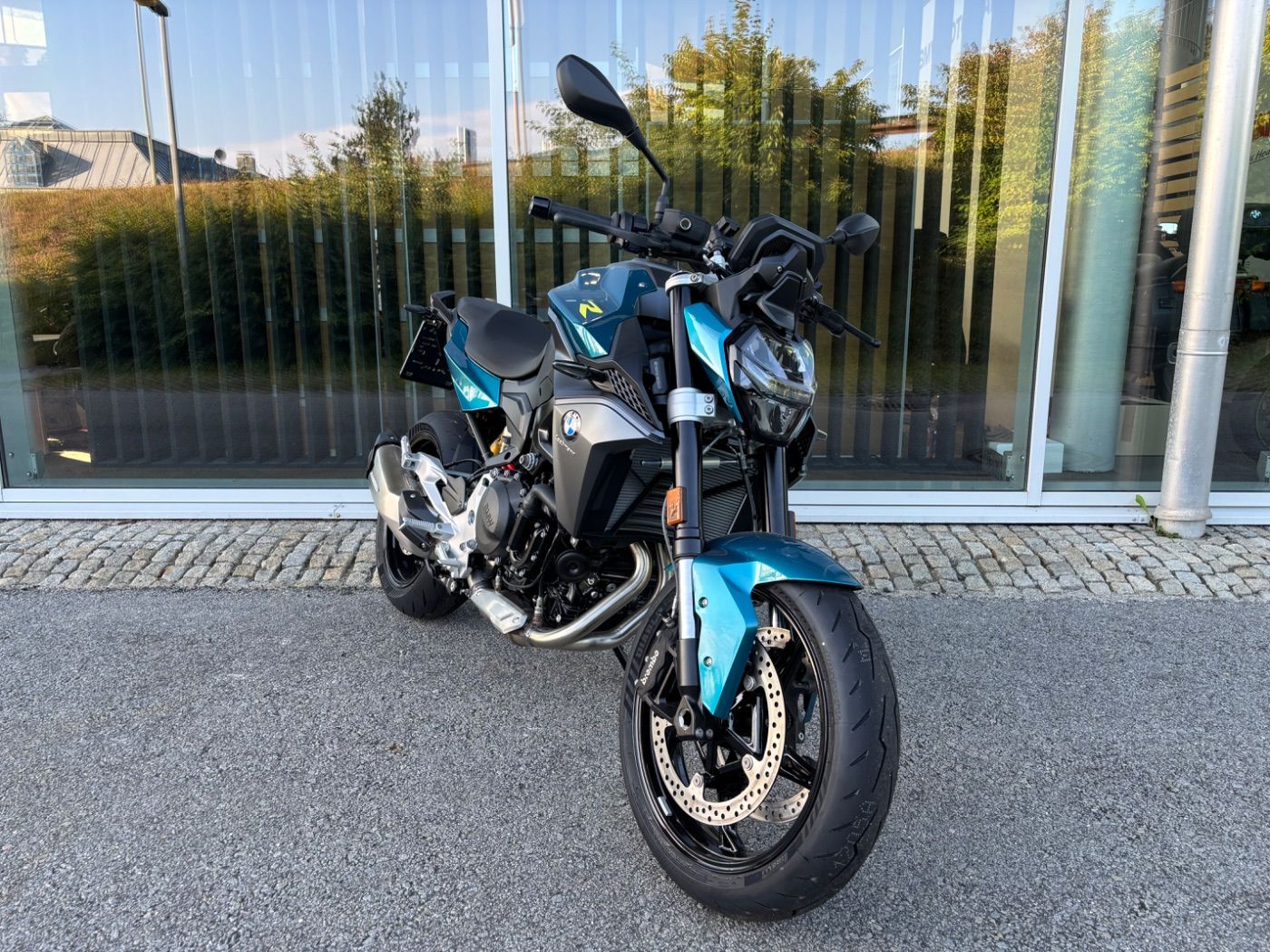 Fahrzeugabbildung BMW F 900 R 2 Pakete