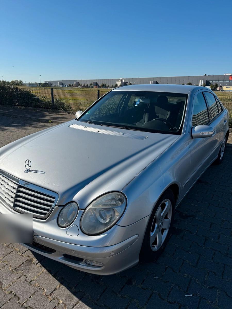 Mercedes-Benz E 220