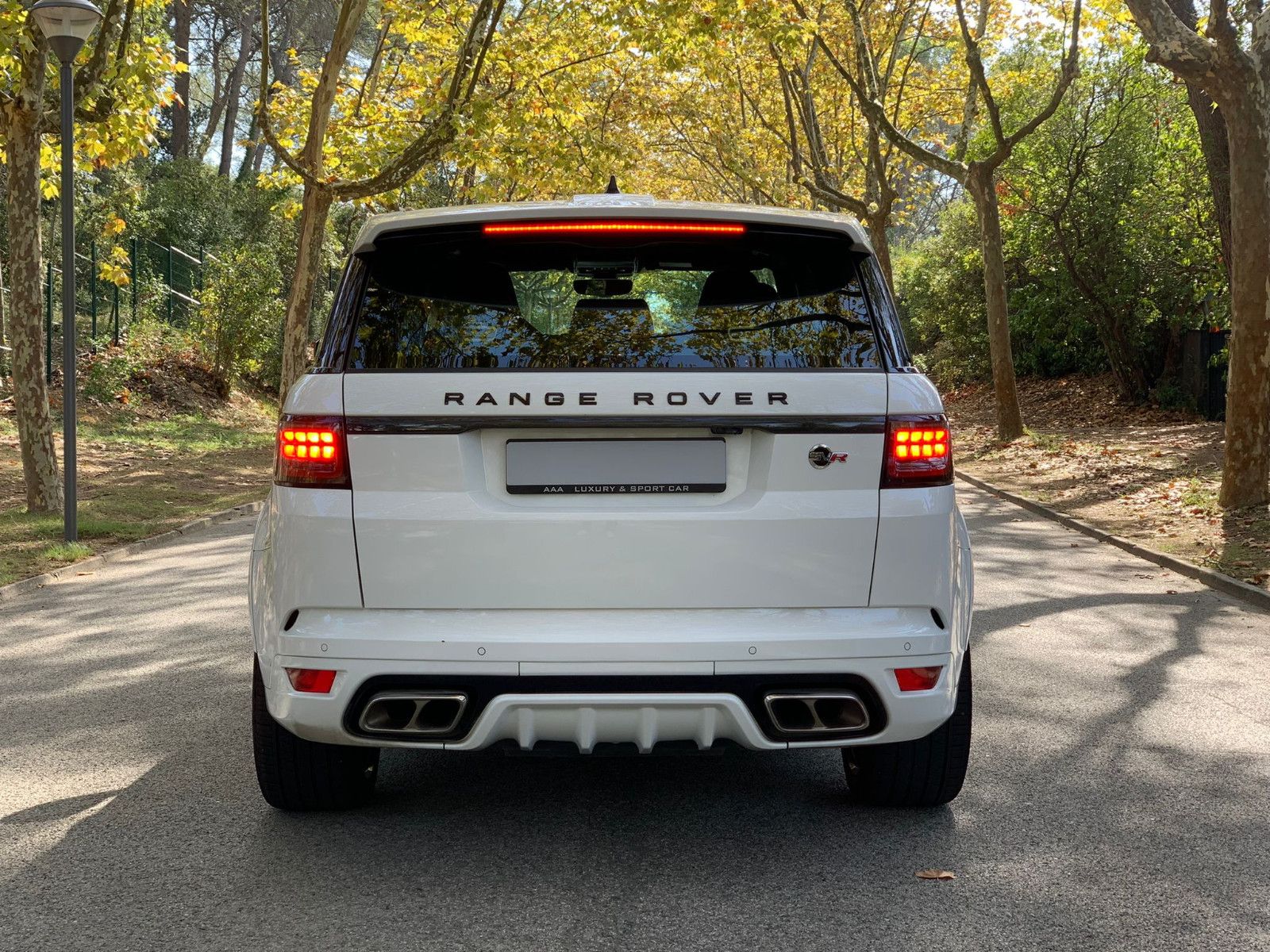 Land Rover Range Rover Sport 5.0 P575 SVR Carbon*Pano*360° foto 5