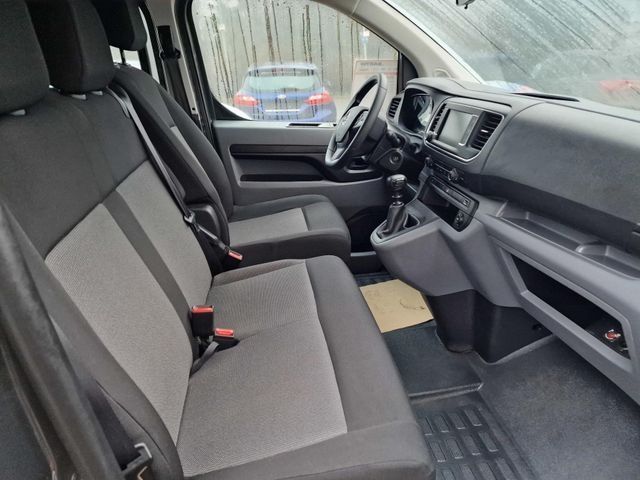 Fahrzeugabbildung Opel Vivaro Kombi M (L2)Navi,PDC,Klima v+h,9-Sitze