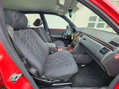 Fahrzeugabbildung E 230 E230