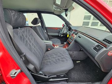 Mercedes E 230 - 7