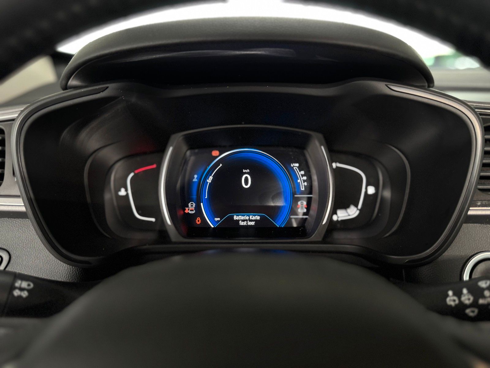 Fahrzeugabbildung Renault Kadjar 1.3 TCe 140 Limited "AHK Kamera DeLuxe"