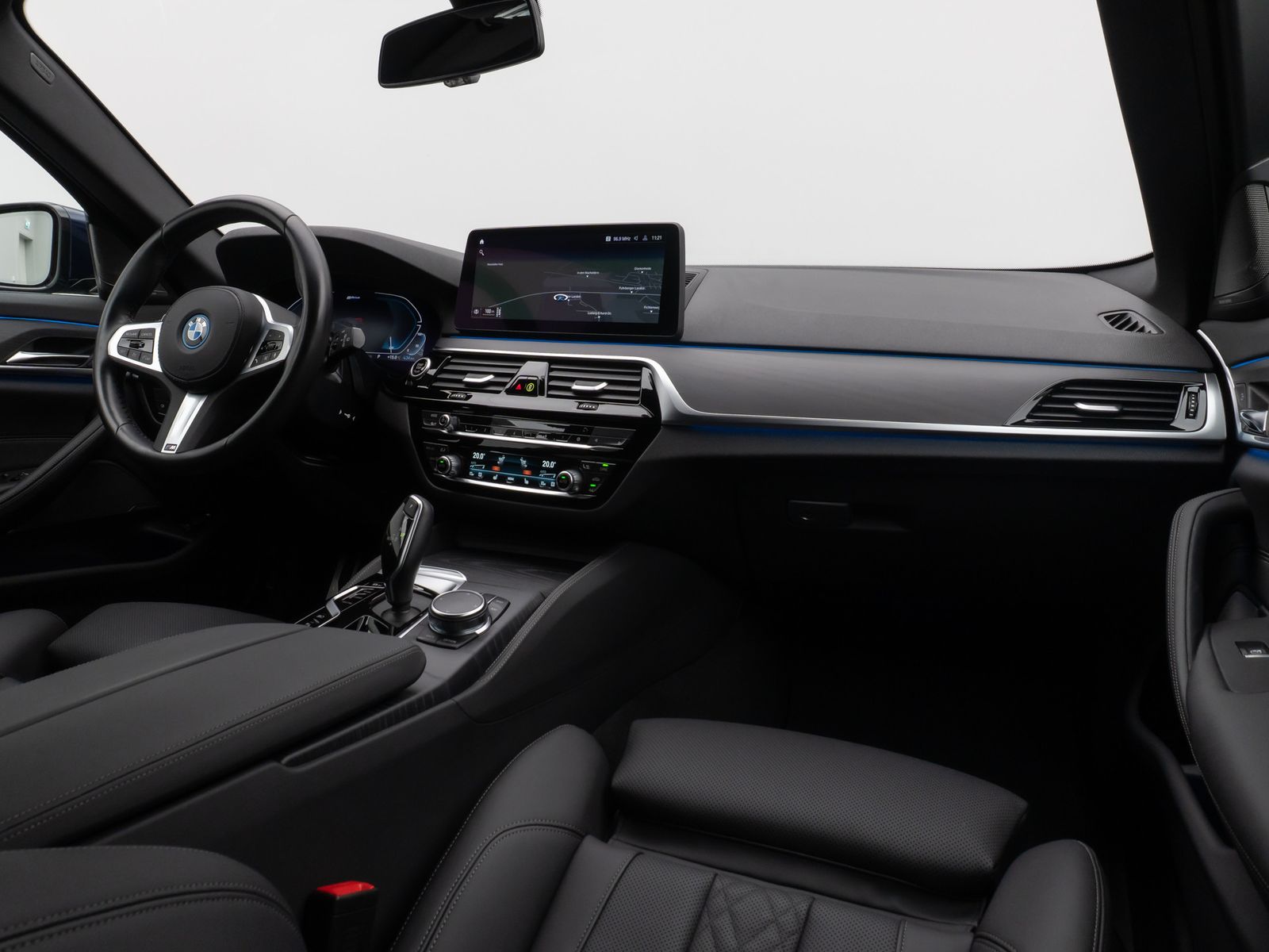 Fahrzeugabbildung BMW 530e xD M Sport Kamera H/K DAB Individual Alarm