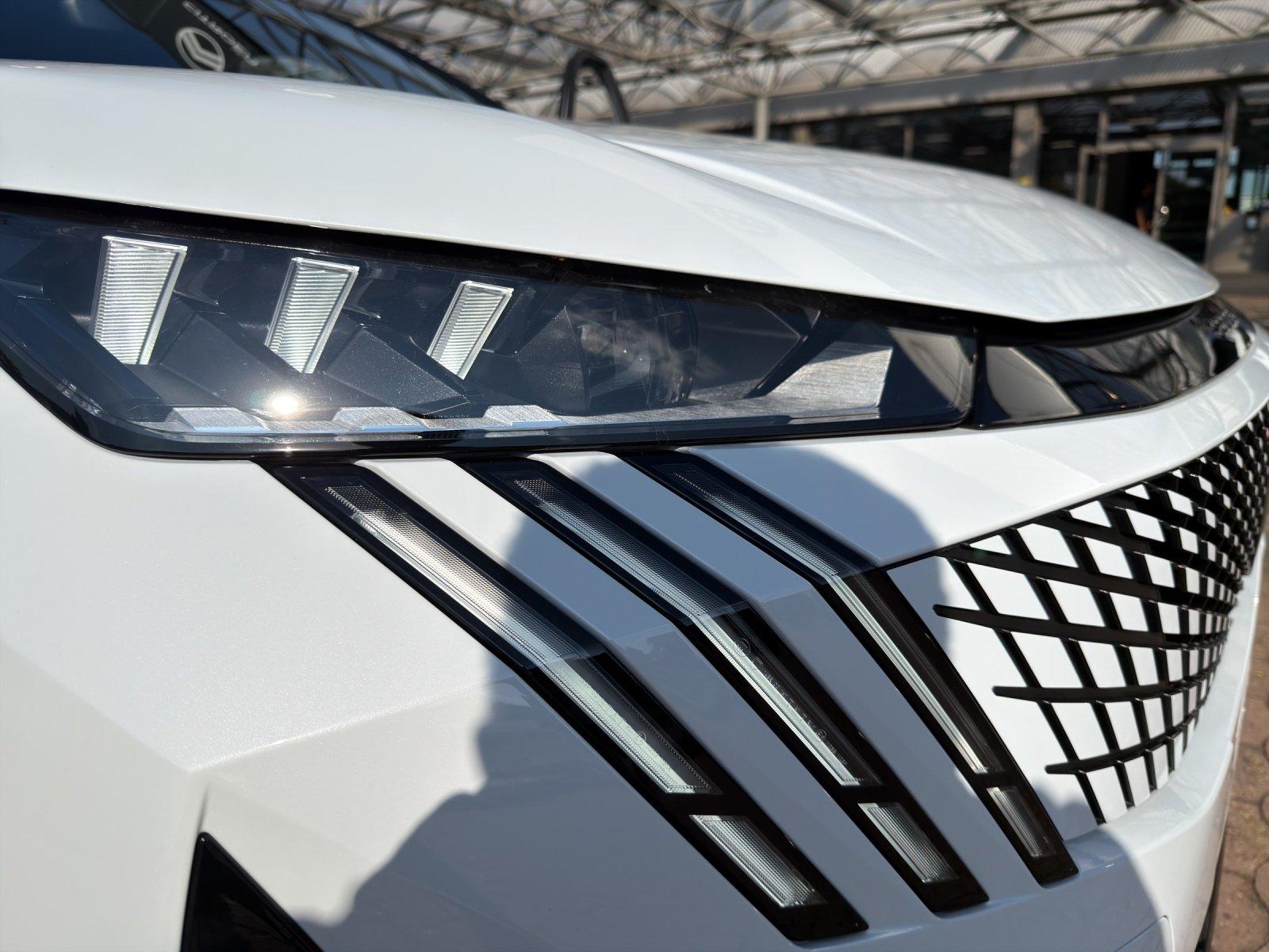 Peugeot 3008 GT 210 Kam.+KeyLess+LED+Navi