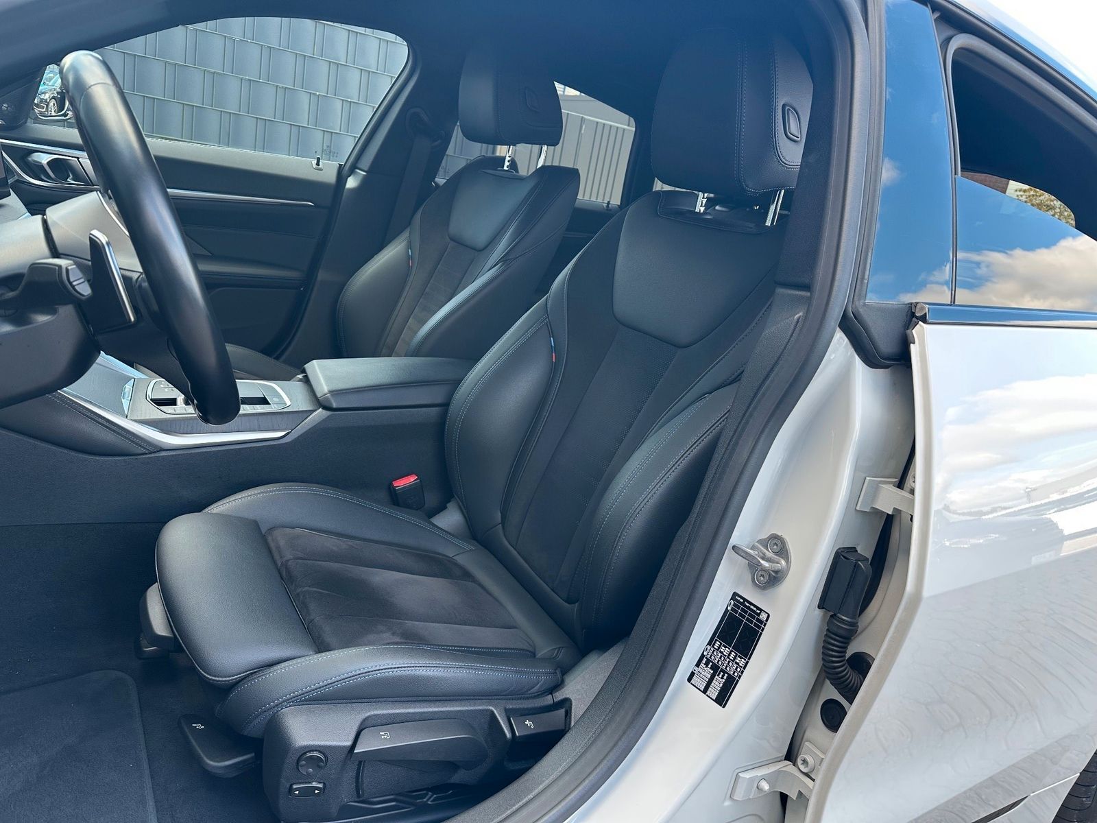 Fahrzeugabbildung BMW 420 Gran Coupé M-Sport NAV+LED+HARMAN&KARDON+ACC