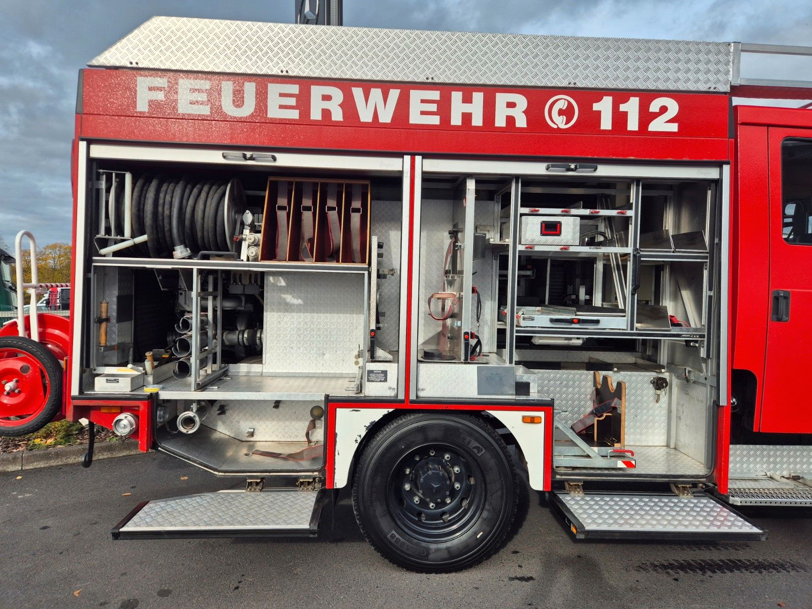 Fahrzeugabbildung Mercedes-Benz 1224 AF 16/12 Löschfahrzeug 1.680l