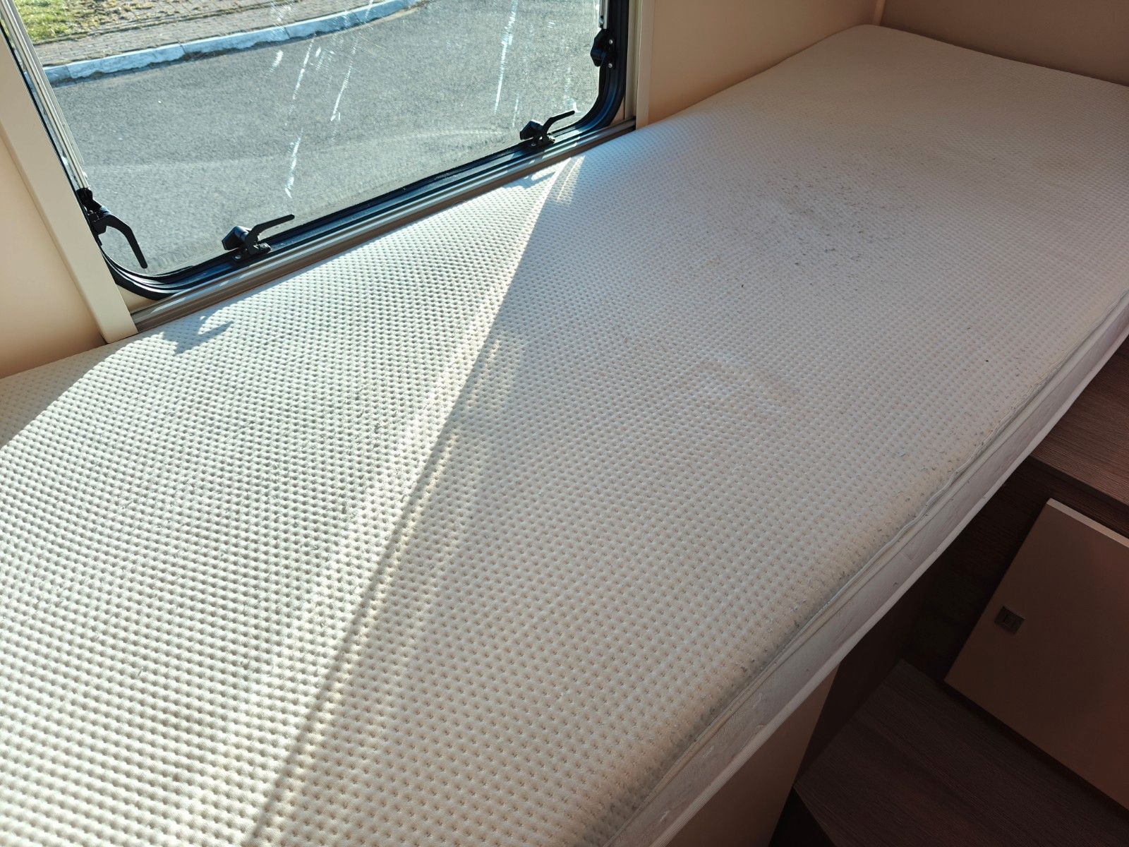 Fahrzeugabbildung XGO Dynamic 99 P + Hubbett, Solar, SAT, TV, Markise