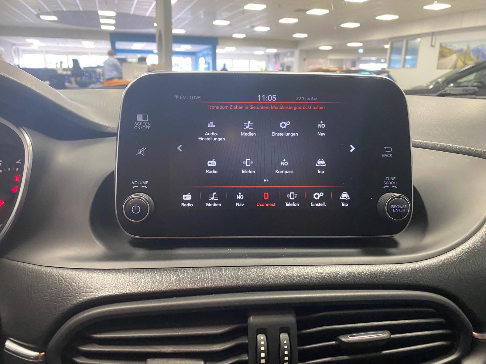 Fahrzeugabbildung Fiat Tipo 1.4 16V Turbo Lounge APP+KLIMA+PDC+NAVI+SIT