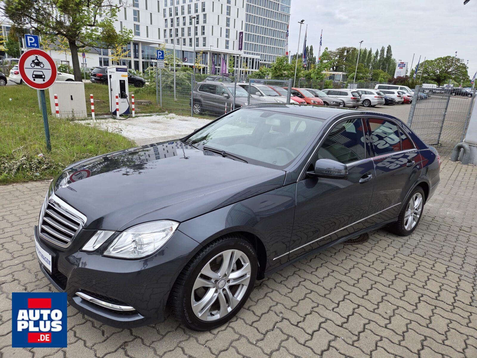 Mercedes E 200 - 1