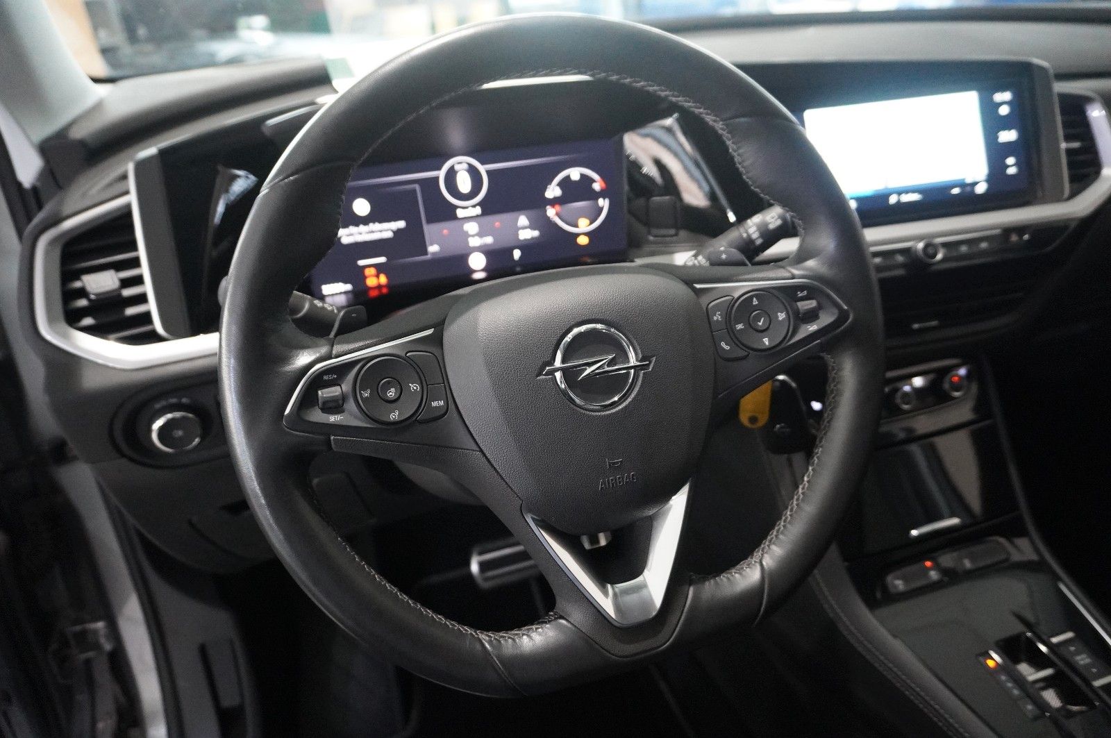 Fahrzeugabbildung Opel Grandland (X) 1.2T GS LINE NAVI/LED/KAMERA/DAB+