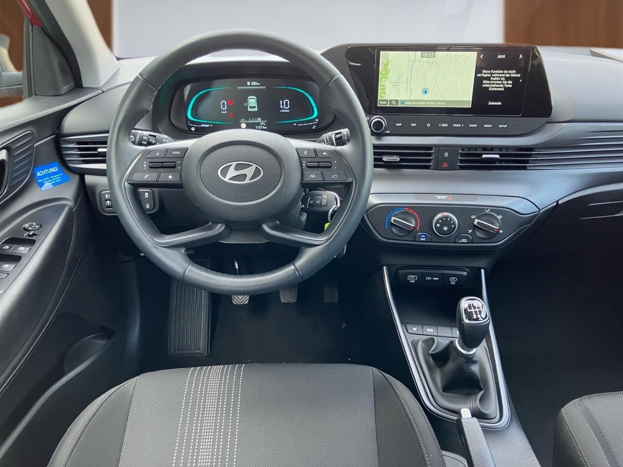 Fahrzeugabbildung Hyundai i20 TREND DynLicht Kam. LM Navi PDC SHZ SpurH