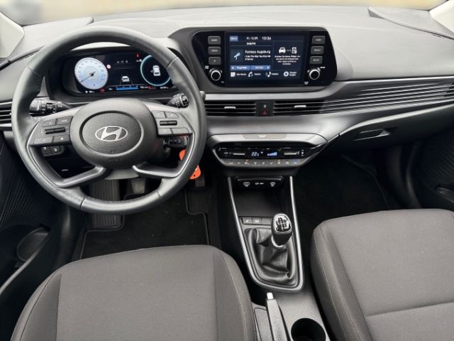 Fahrzeugabbildung Hyundai i20 Advanced 1.0 T-GDI +CARPLAY+TEMPOMAT+SHZ+RFK
