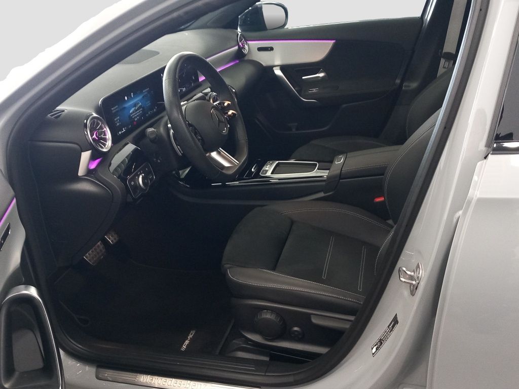 Fahrzeugabbildung Mercedes-Benz A 180 Kompaktlimousine AMG Line*Night Paket*LED