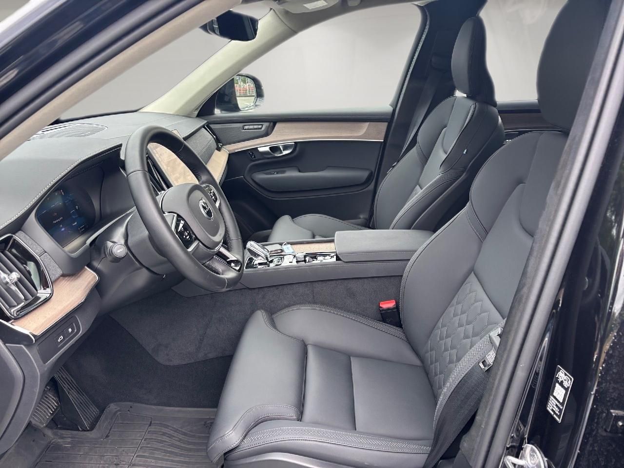 Fahrzeugabbildung Volvo XC90 T8 AWD Ultra Dark Plug-In Hybrid