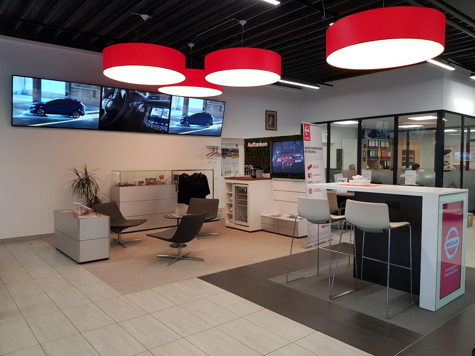 showroom-image-top
