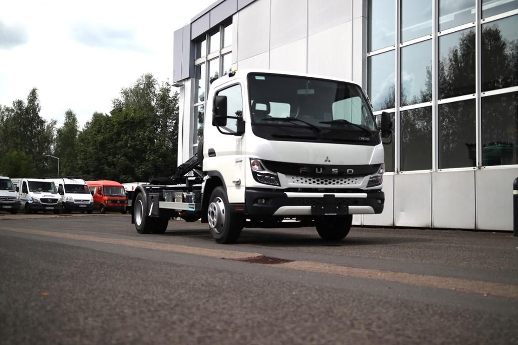 Fahrzeugabbildung FUSO CANTER 7C18 Hyva Lift Abrollkipper *LED*KlimaA