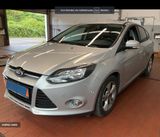 Ford Focus Lim. Titanium PDC/TEMPO/KLIMAAUTO./KEYFREE - Ford Focus aus 2012: Titanium