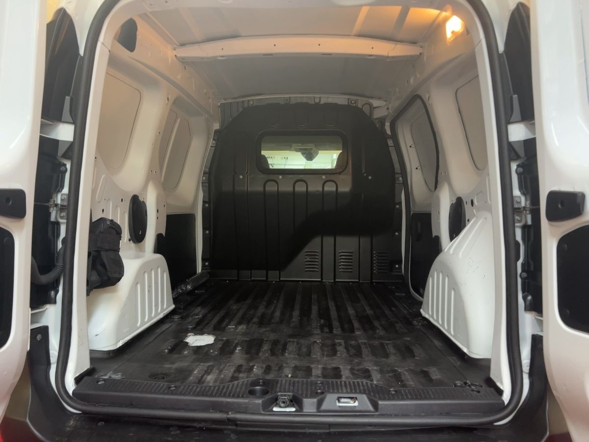 Fahrzeugabbildung Renault Express Extra TCe 100 FAP Easy Link 8" Klima