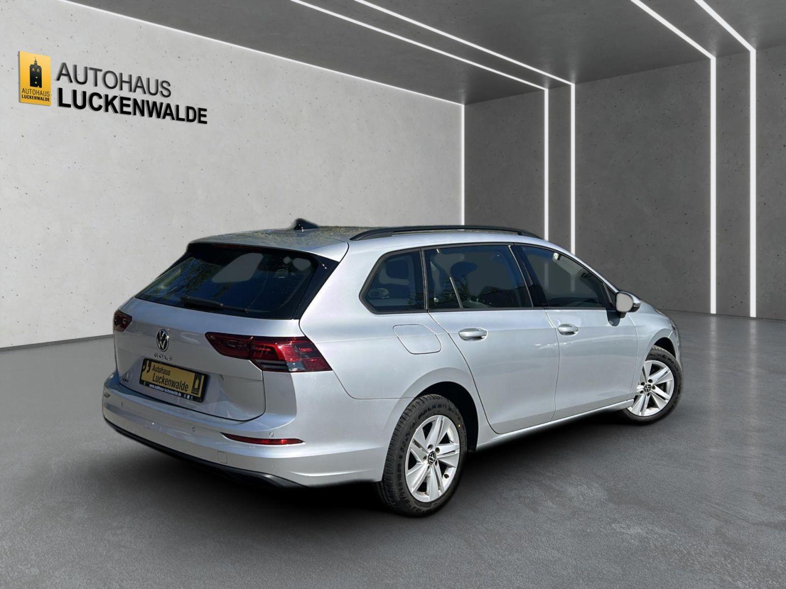 Volkswagen Golf VIII Variant 2.0 TDI Life DSG *ACC*NAV*SHZ*