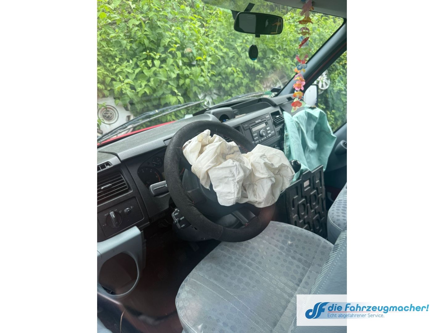 Fahrzeugabbildung Ford Transit Kombi 9.Si.*TOTALSCHADEN ohne Motor u.Ge