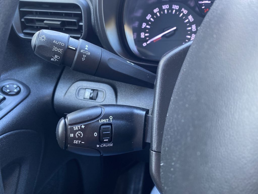 Fahrzeugabbildung Citroën Berlingo 1.5 BlueHDi 100 XL EHZ Club *Rückfahrka