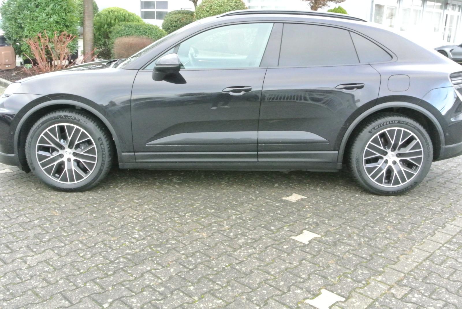 Porsche Macan E 4,pano,luft,chrono,ACC,bose