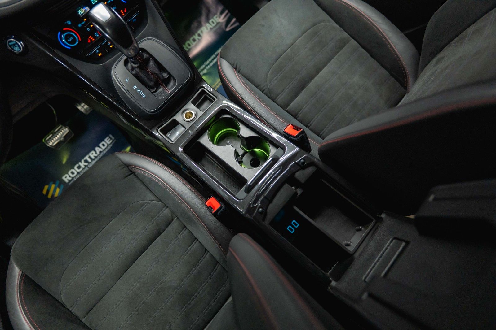 Fahrzeugabbildung Ford Kuga ST-Line 2.0 TDCi 4x4 *LED*Kamera*ACC*DAB*