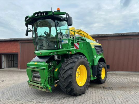 John Deere 8200i