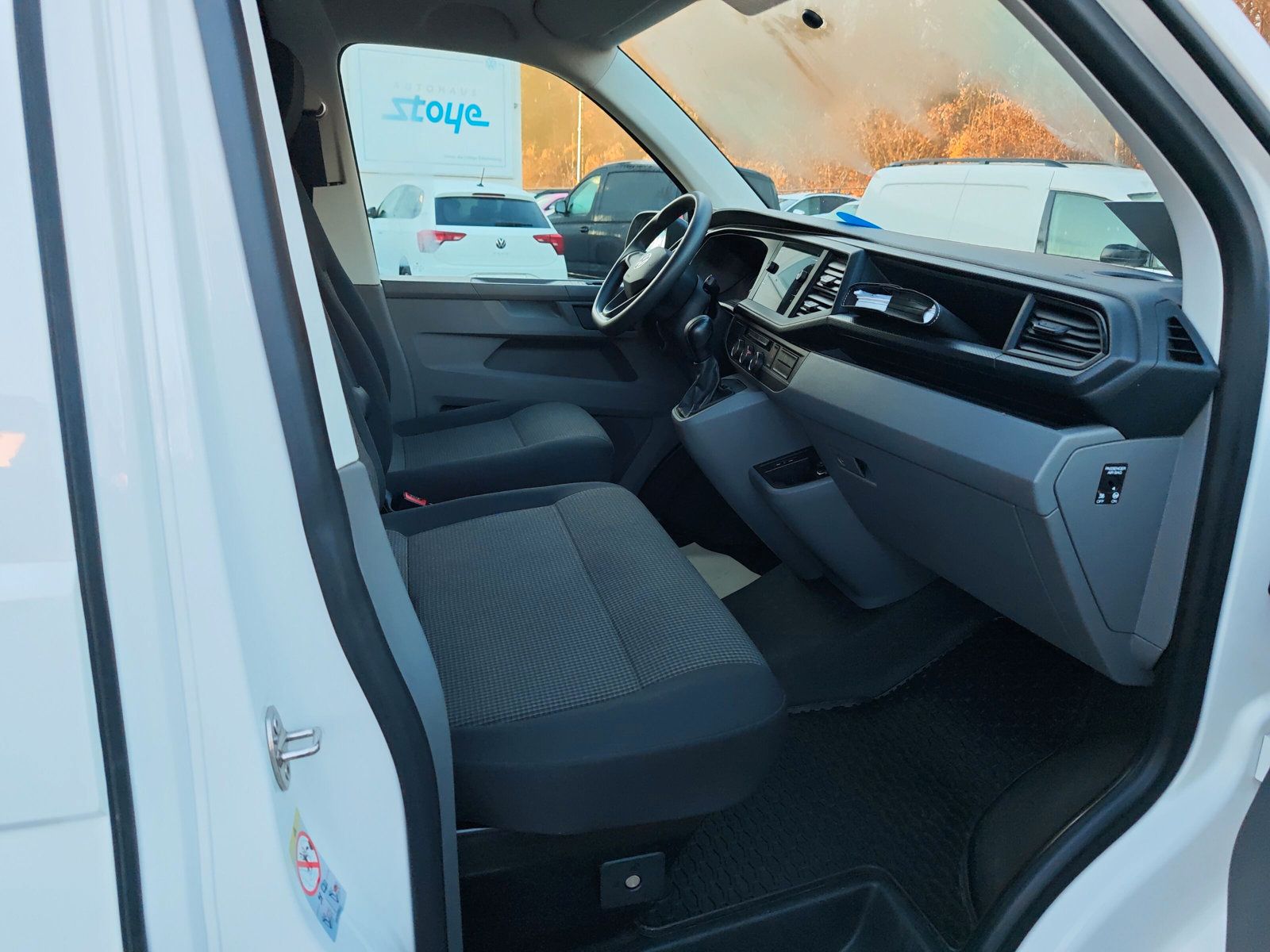 T6.1Transporter Kasten TDi DSG Navi AZV LED