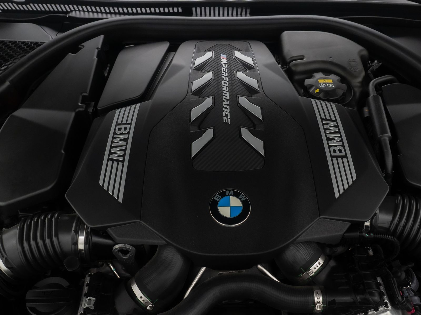 Fahrzeugabbildung BMW M850i xD Coup&eacute; B&W 360&deg;Laser DAB Individual Voll