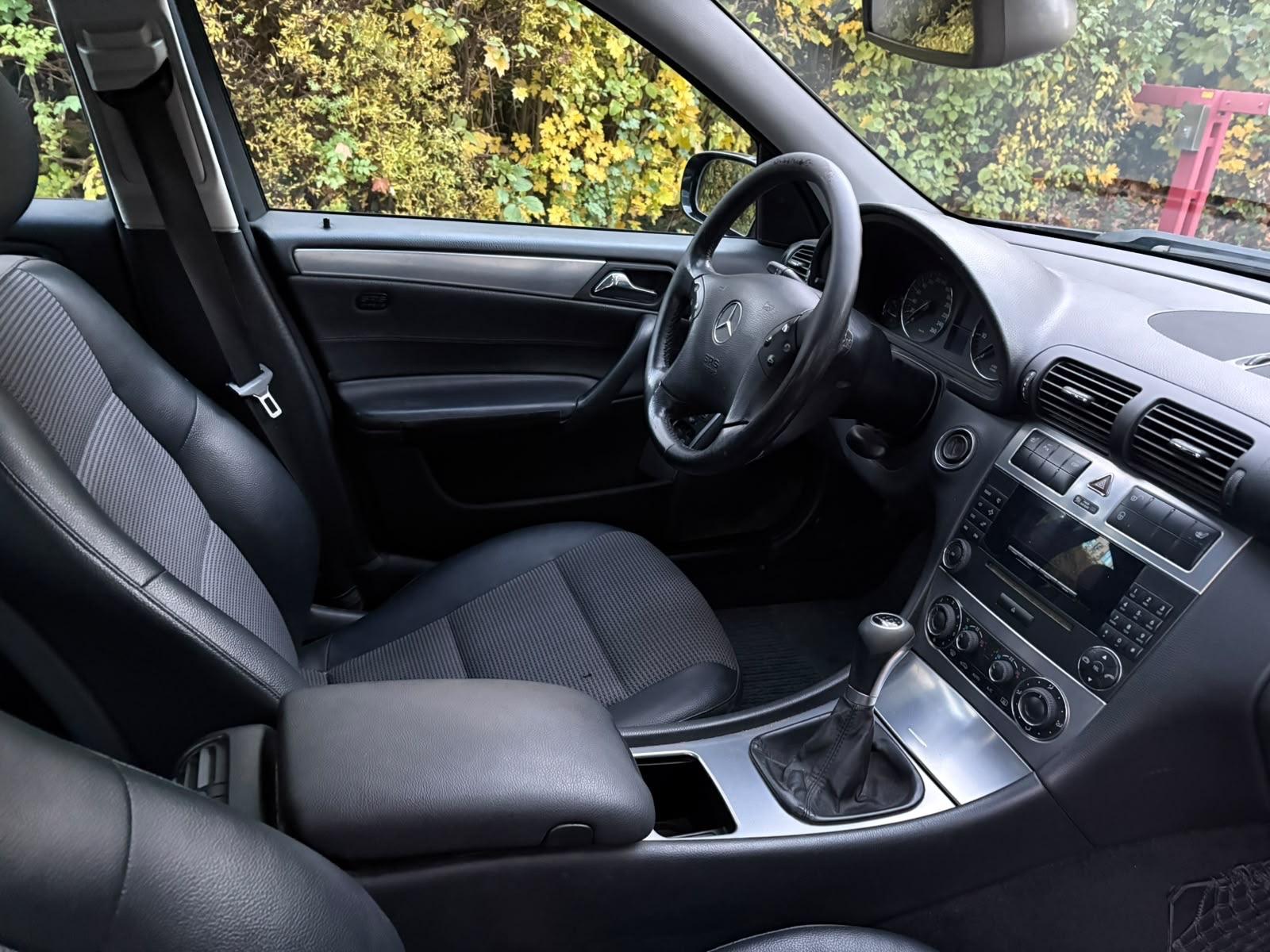 Mercedes-Benz C200 2006 — photo 6